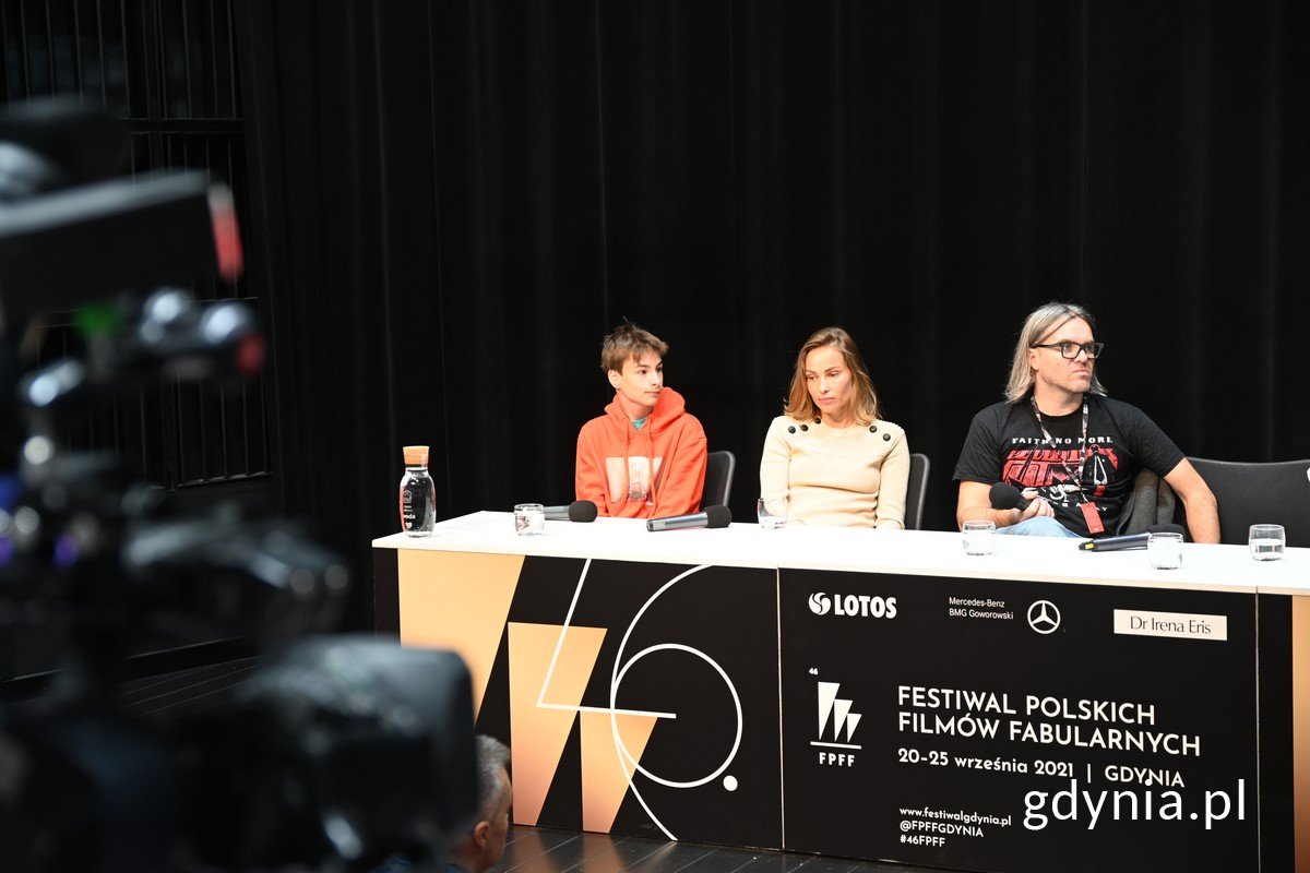 Na zdj. (od prawej): reżyser Konrad Aksinowicz, aktorka Weronika Książkiewicz i Teodor Koziar // fot. Magdalena Śliżewska