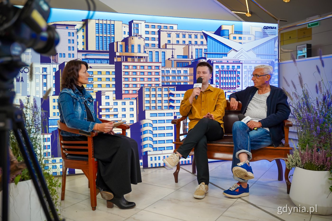 Goście studia „Gdynia Filmowa” (od prawej): Arkadiusz Brzęczek i Jan Rutka (fot. Kamil Złoch)