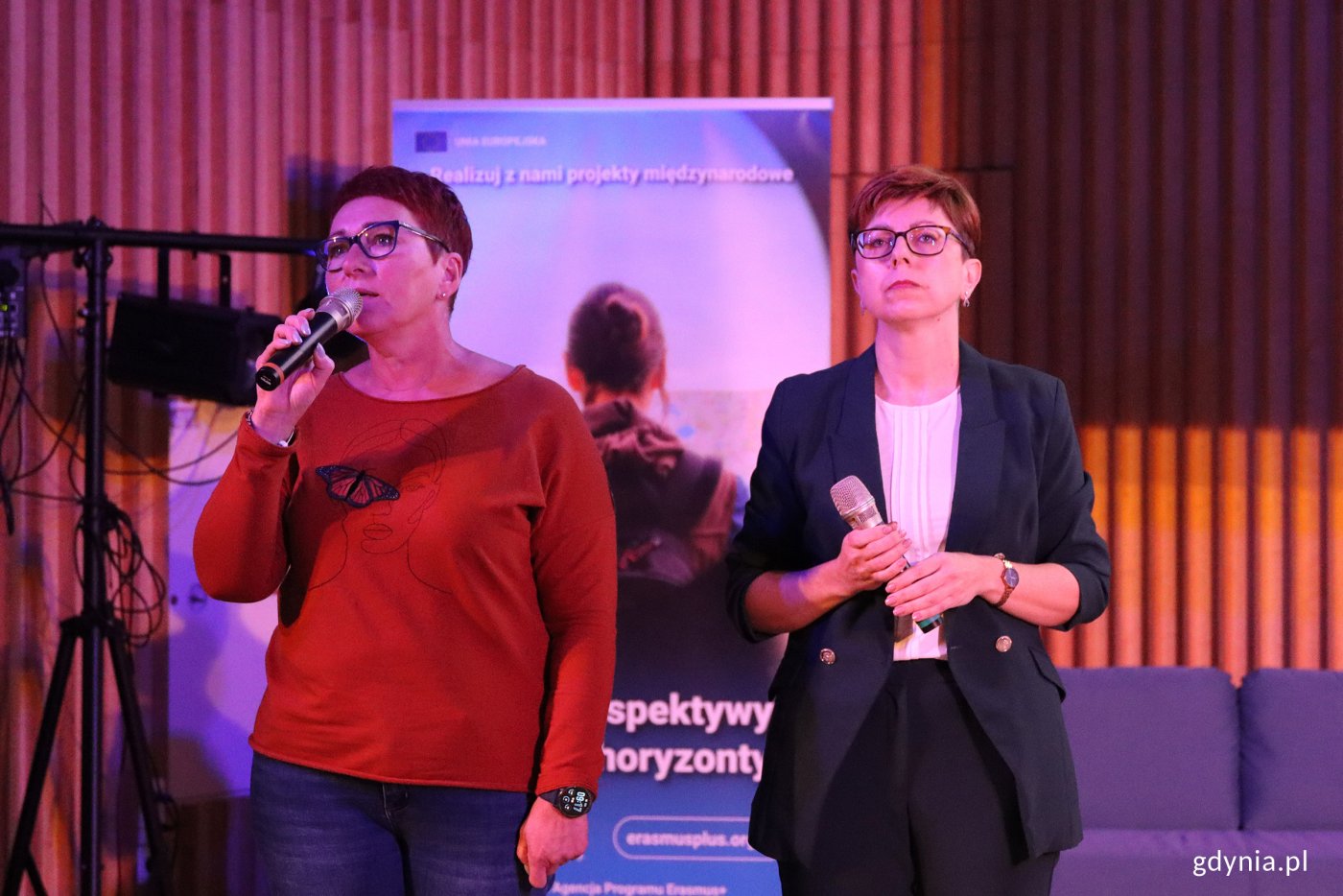 Dobre praktyki, Erasmus+ po raz trzeci w ZSO nr 8, na zdjęciu od lewej: dyrektorka Anna Pączek i nauczycielka Aleksandra Duraj ze Szkoły Podstawowej nr 26 (fot. Katarzyna Balcerzak)