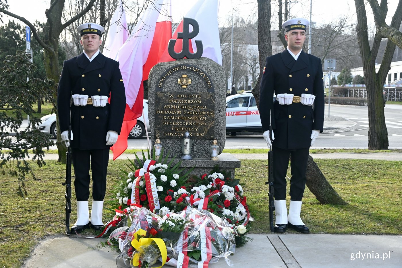 Posterunek honorowy przy pomniku Armii Krajowej na skwerze Kościuszki // fot. Magdalena Czernek