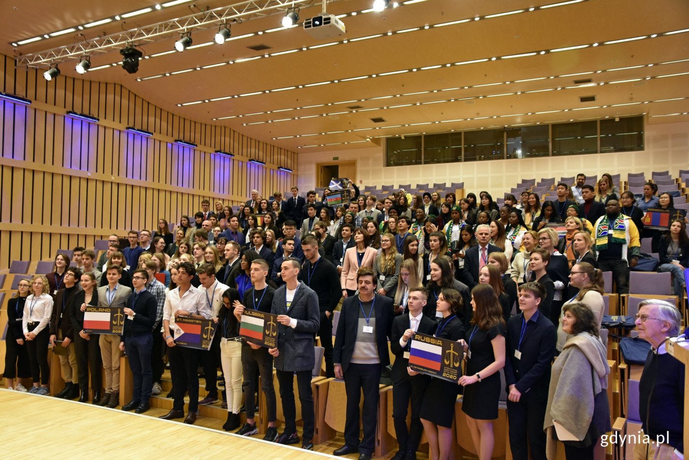 W International Moot Court rywalizują uczniowie szkół średnich z 12 krajów świata. Polskę reprezentują uczniowie II LO w Gdyni // fot. Magdalena Czernek