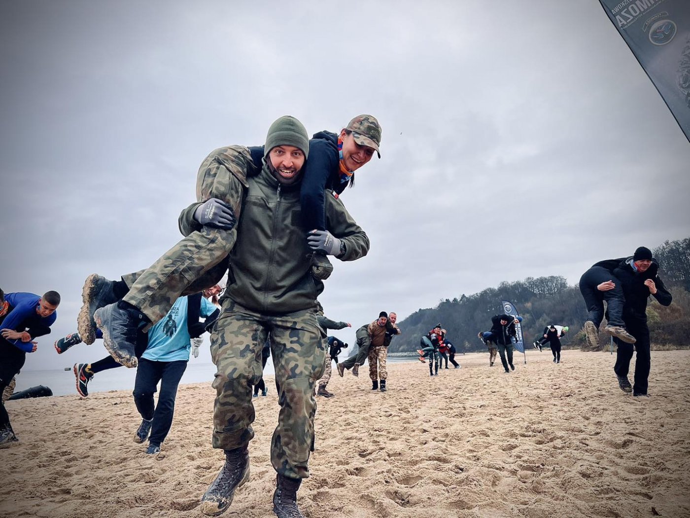 Sobotni trening na plaży Babie Doły // fot. Stowarzyszenie Żołnierzy „KRS Formoza”/FB