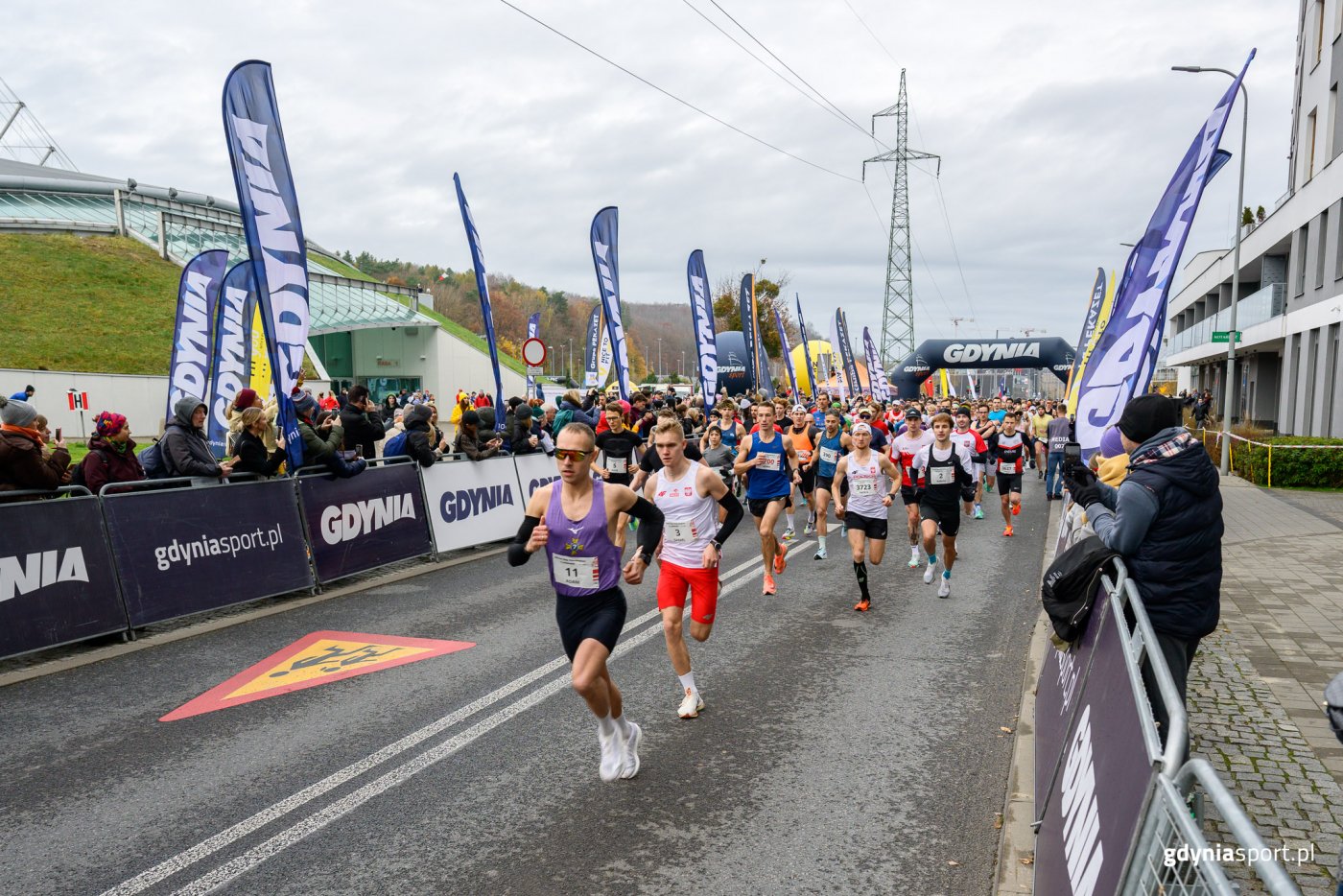 Start Gdyńskiego Biegu Niepodległości z Decathlon (fot. Jacek Klejment)