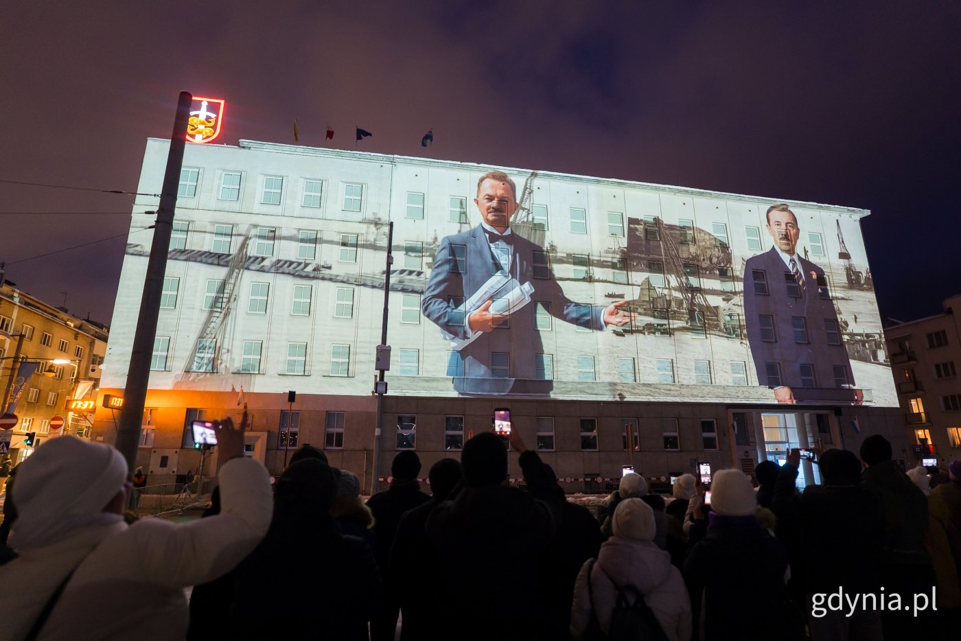 3 i 4 października widowisko „Zaczęło się od morza. Baśniowa opowieść o Gdyni” ponownie na fasadzie Urzędu Miasta Gdyni (fot. Paweł Budziński)