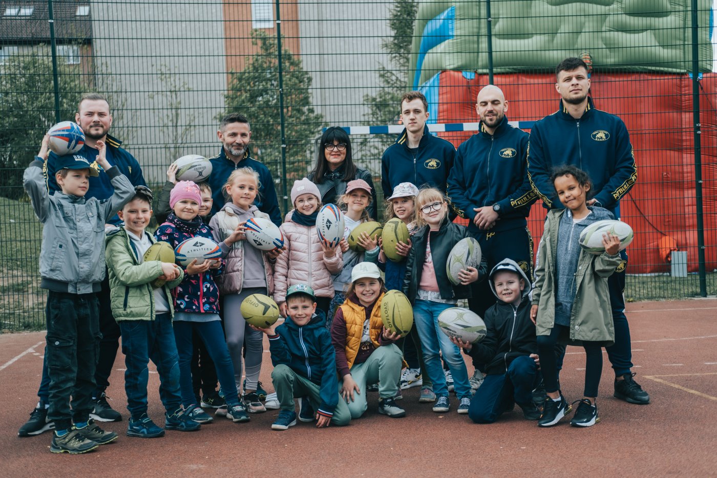 Grupa dzieci z Arką Rugby Gdynia