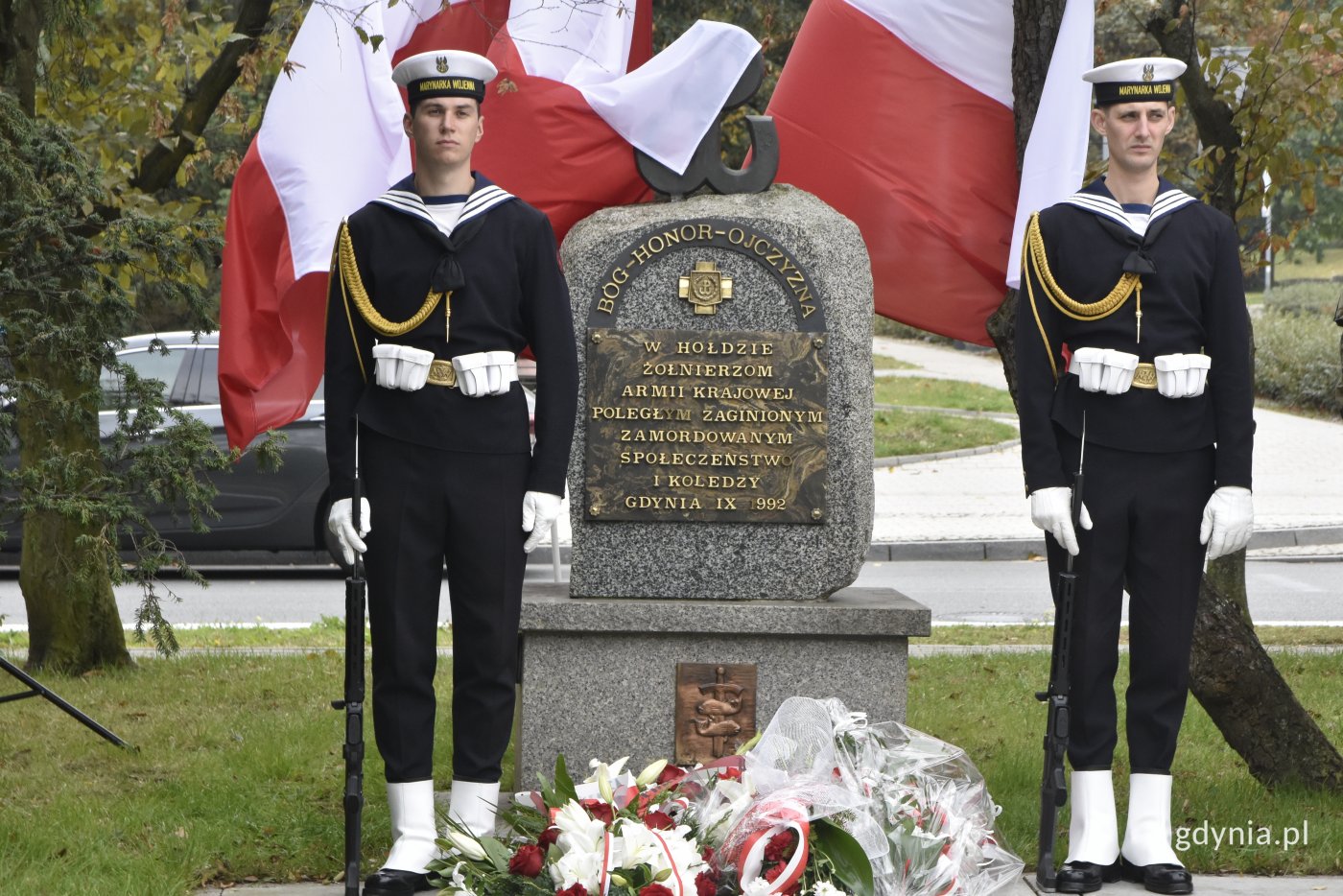 Posterunek honorowy przy pomniku Armii Krajowej na skwerze Kościuszki. Zdjęcie archiwalne z ubiegłorocznych obchodów rocznicy utworzenia Polskiego Państwa Podziemnego // fot. Justyna Bronk