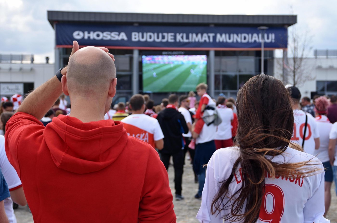 Mieszkańcy zachodniej części Gdyni we wtorek kibicowali Polakom w strefie w Chwarznie-Wiczlinie, fot. Kamil Złoch