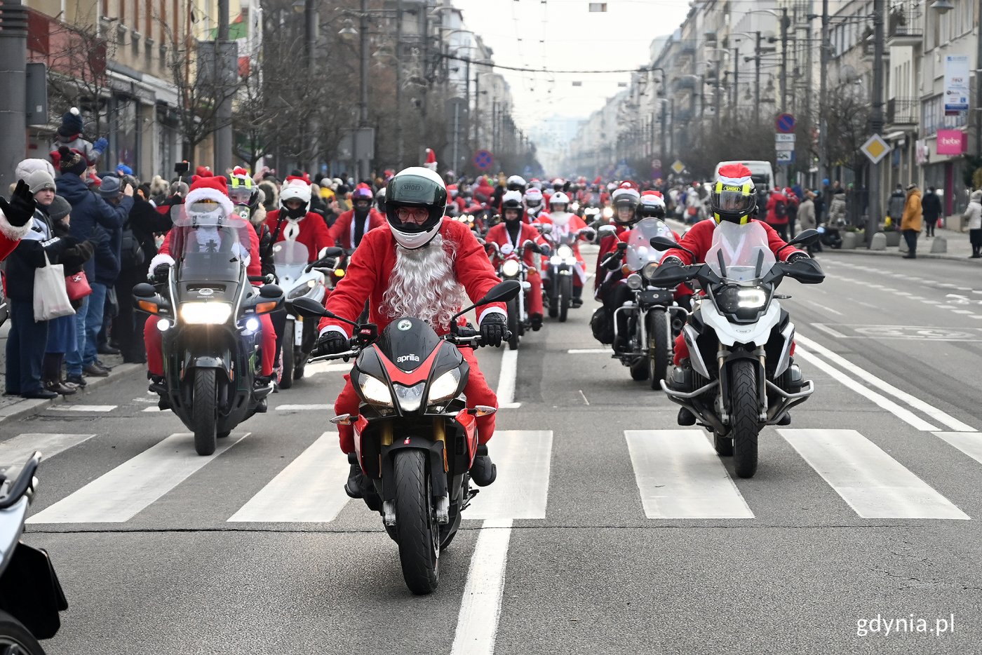 Motomikołaje na ul. Świętojańskiej w ubiegłym roku // fot. Michał Puszczewicz/archiwum