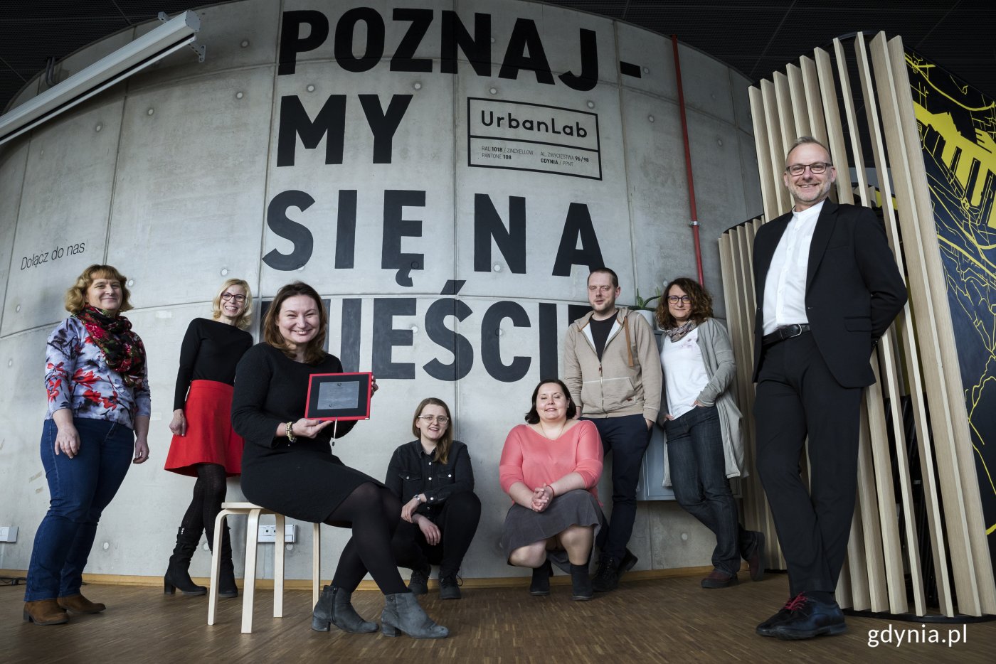 Osoby odpowiedzialne za projekt UrbanLab Gdynia: (od lewej) Danuta Sobieniecka, Katarzyna Ziemann, Aleksandra Markowska, Joanna Krukowska, Ewa Król, Przemysław Górski, Magdalena Żółkiewicz, wiceprezydent Gdyni ds. innowacji, Michał Guć, fot. Przemysław Kozłowski