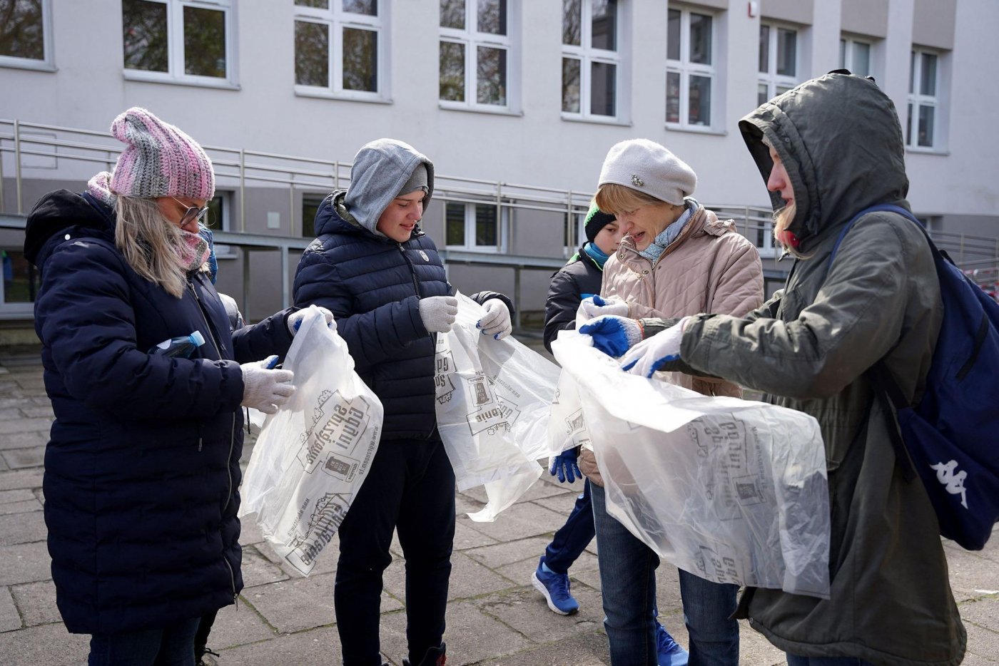 Aby wziąć udział w akcji, wystarczy do 8 kwietnia wypełnić formularz dostępny na stronie wyrzucamto.pl i wybrać miejsce, które będzie sprzątane. (fot. archiwum grupy FB SEGREGUJ.TO w Gdyni))