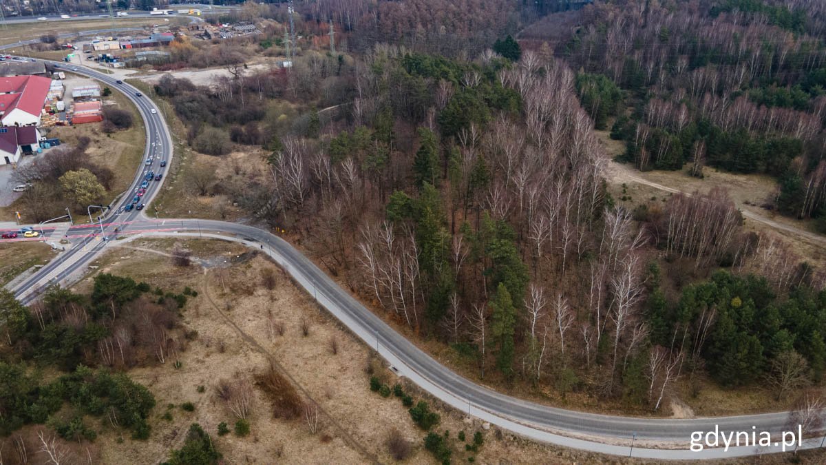 Działka przy ul. Augustyna Krauzego, na której powstaną boiska (fot. Michał Sałata)