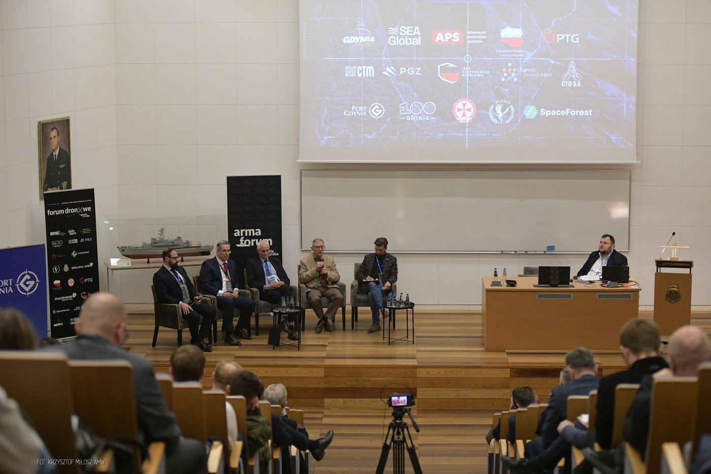 Panel dyskusyjny (fot. Krzysztof Miłosz / AMW Gdynia)