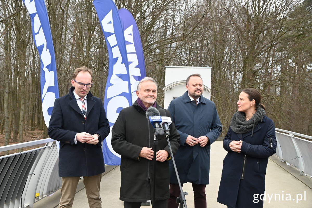 Konferencja prasowa dot. budowy obwodnicy Witomina,od lewej: Jakub Ubych, wiceprzewodniczący Rady Miasta Gdyni, Wojciech Szczurek, prezydent Gdyni, Marek Łucyk, wiceprezydent Gdyni ds. rozwoju, Agata Grzegorczyk, rzeczniczka UM Gdyni. // fot. M.Śliżewska  