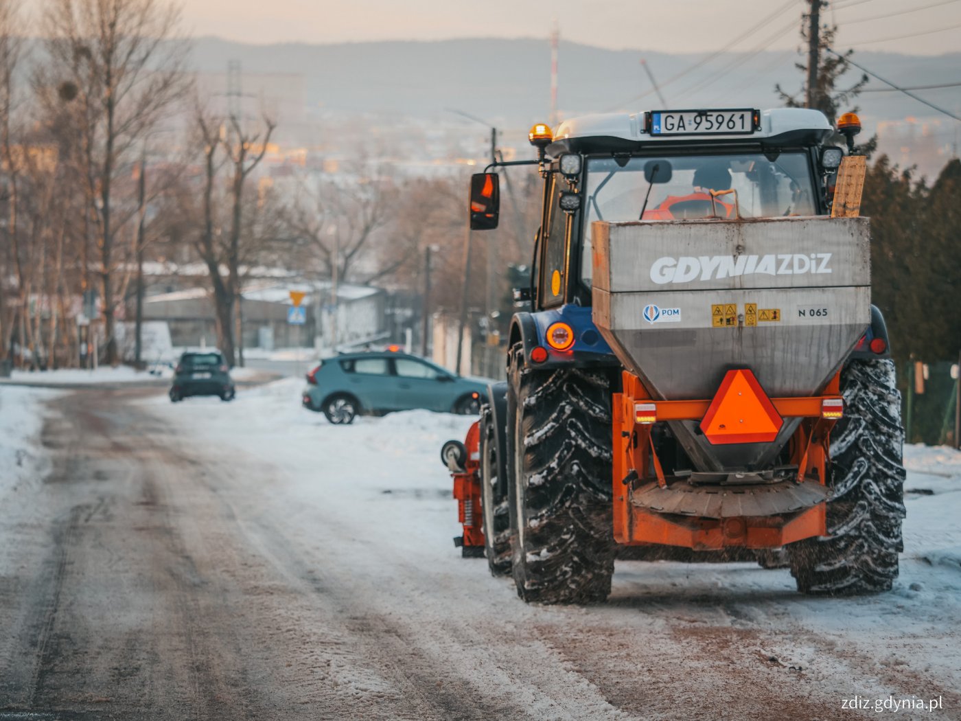 Odśnieżanie ulic Gdyni, grudzień 2025 r. (fot. Marcin Mielewski)