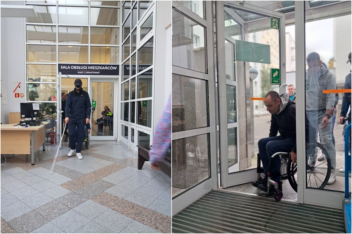 Kolaż dwóch zdjęć: po lewej policjant z opaską na oczach i białą laską próbujący wczuć się w położenie osoby z dysfunkcją wzroku, która porusza się po budynku urzędu miasta oraz po prawej funkcjonariusz na wózku inwalidzkim próbujący przejechać przez drzwi