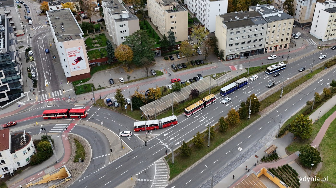 Parada Ikarusów ul. Świętojańską (fot. Sławomir Okoń)