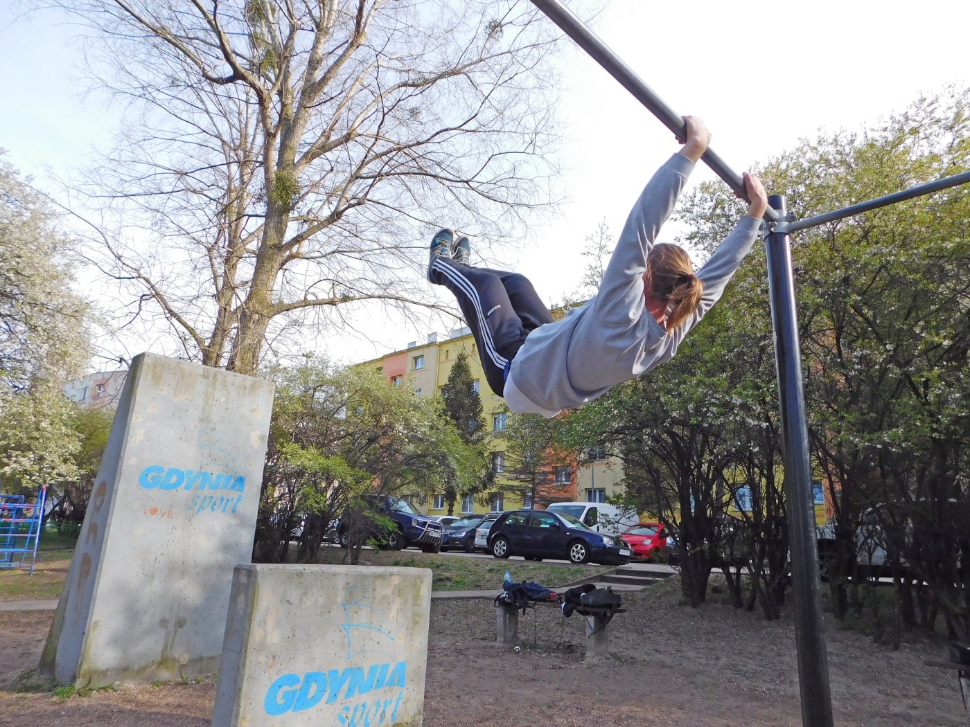 Zajęcia z parkouru odbywają się 2 razy w tygodniu - raz na Leszczynkach, raz na Witominie
