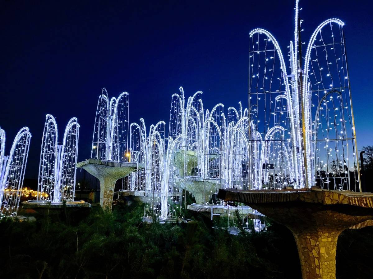Klimat przedświątecznego weekendu tworzą m.in. bożonarodzeniowe iluminacje (fot. Magdalena Banaś z naszej grupy na FB Gdynia w obiektywie)