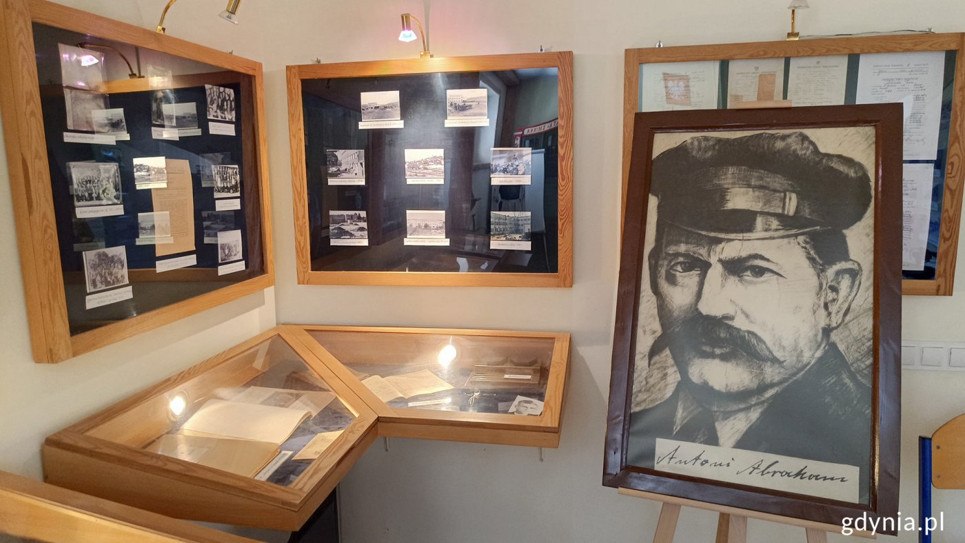 Sala pamięci w Szkole Podstawowej nr 6 im. Antoniego Abrahama w Gdyni (fot. Katarzyna Balcerzak)