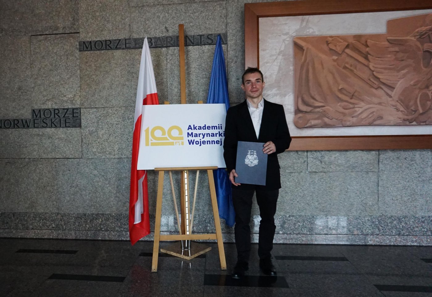 Architekt Maciej Kwaśniewski wygrał konkurs na logo stulecia Akademii Marynarki Wojennej // fot. materiały prasowe AMW