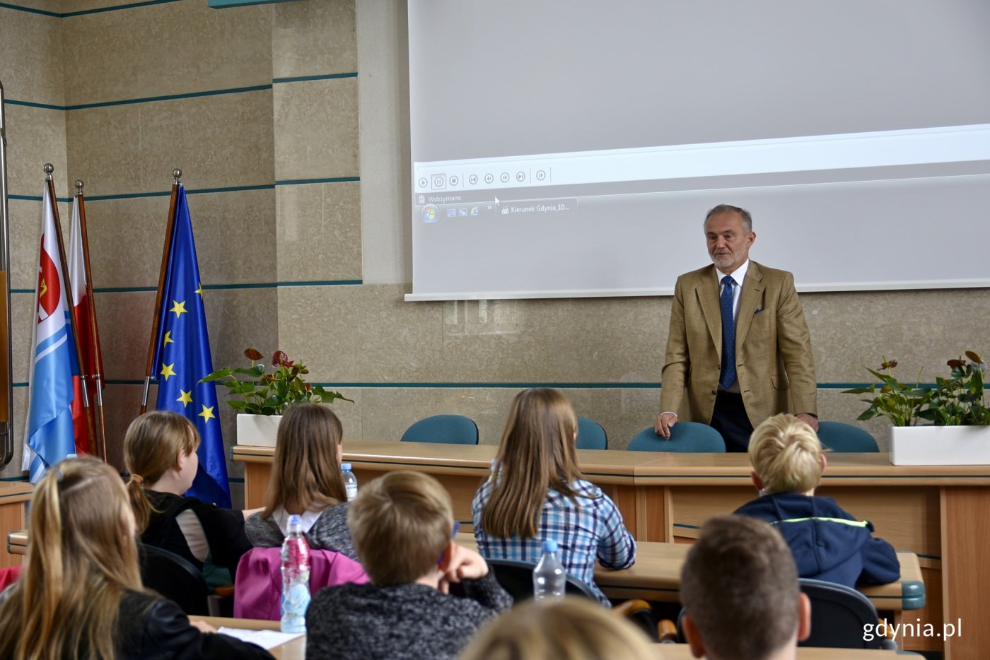 Prezydent Wojciech Szczurek spotkał się z uczniami klas Ia i VIa ze Szkoły Podstawowej nr 44 w Gdyni // fot. Magdalena Czernek