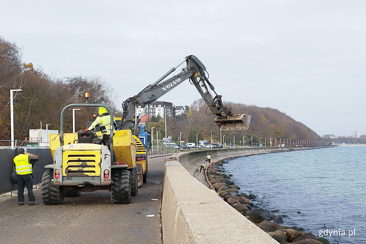 Trwa remont opaski brzegowej   (fot. M. Idczak)