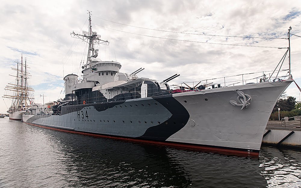 ORP „Błyskawica” w nowym kamuflażu // fot. MMW