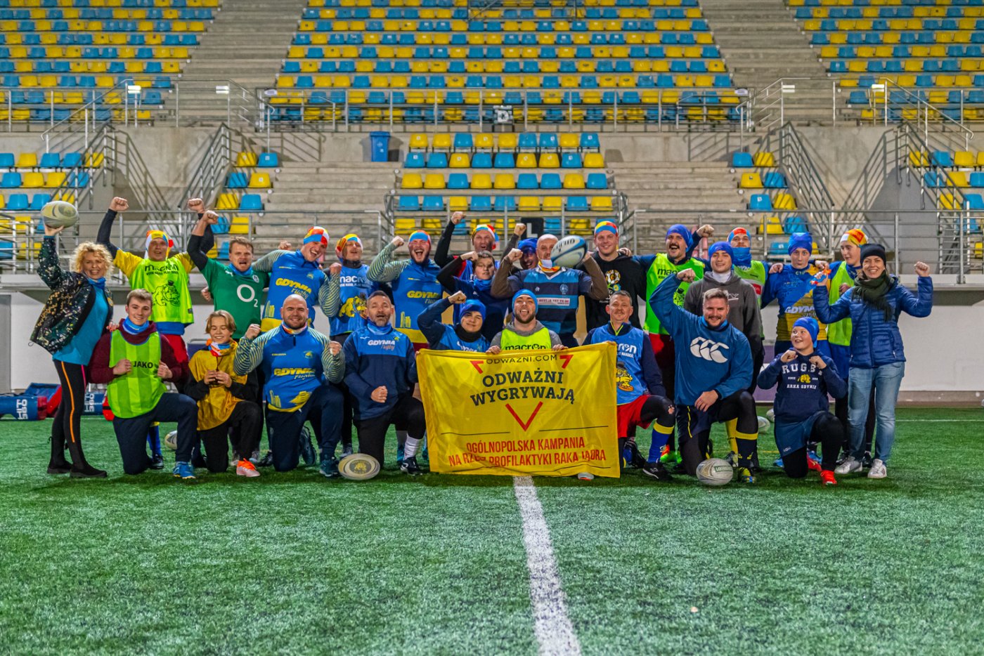 Odważni trenowali z rugbystami Arki Gdynia // fot. Marek Sałatowski (materiały kampanii „Odważni Wygrywają”)