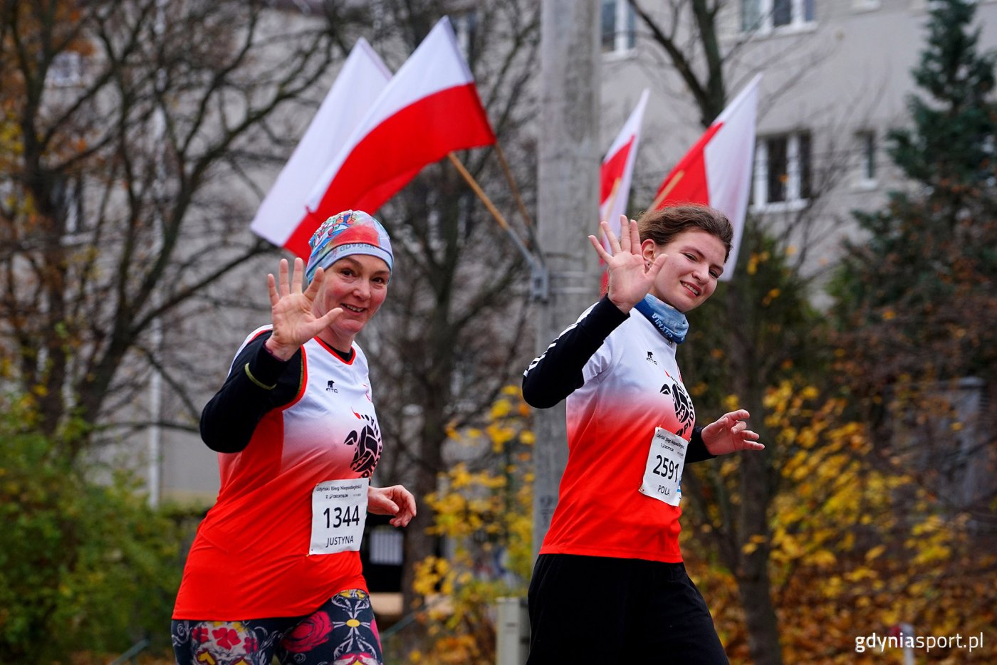 Uczestniczki Gdyńskiego Biegu Niepodległości (fot. Dawid Linkowski)