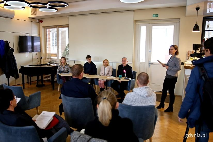 Widok na konferencję z widowni