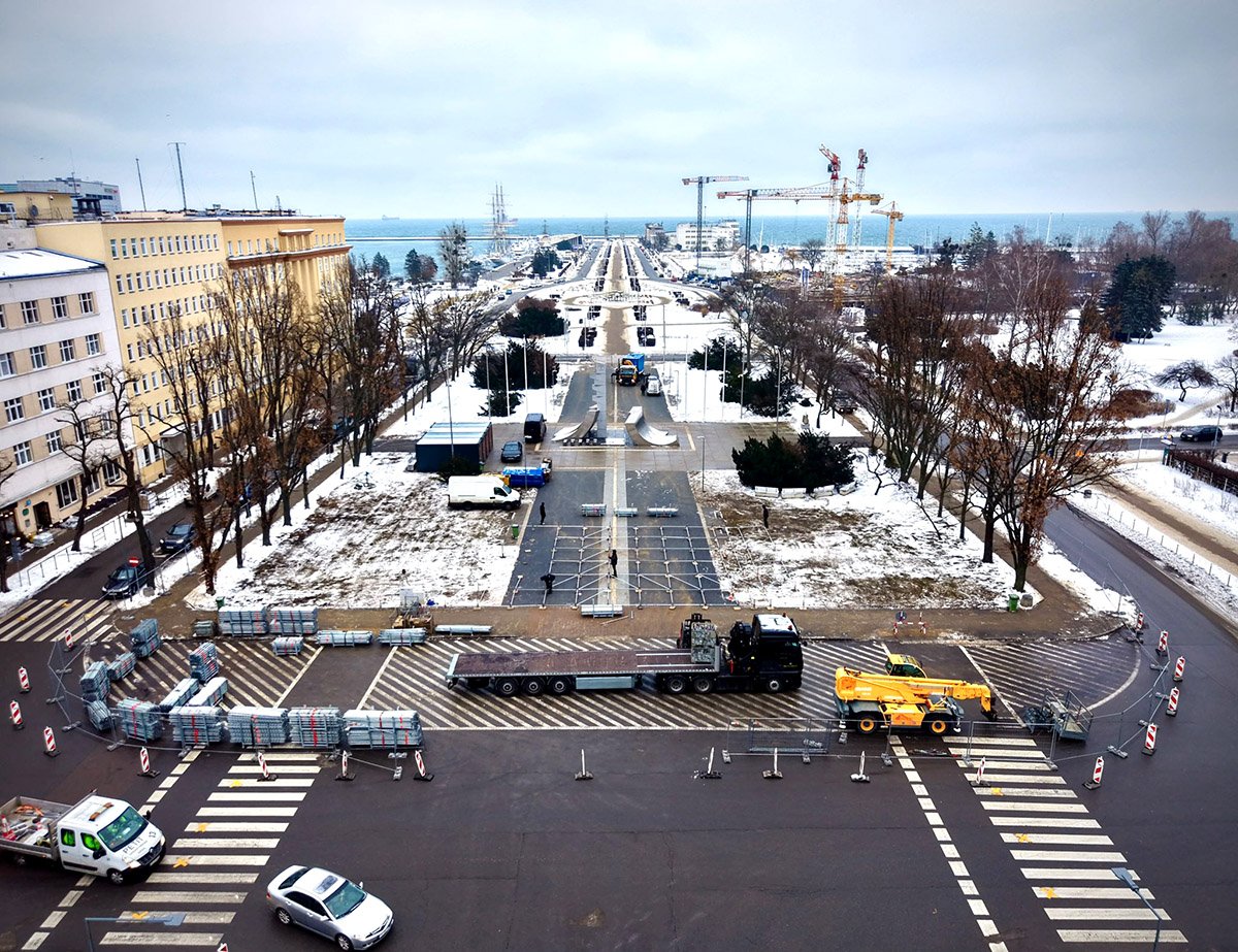 Ruszyły prace związane z budową sceny na koncert stuleciowy (mat. organizatora)
