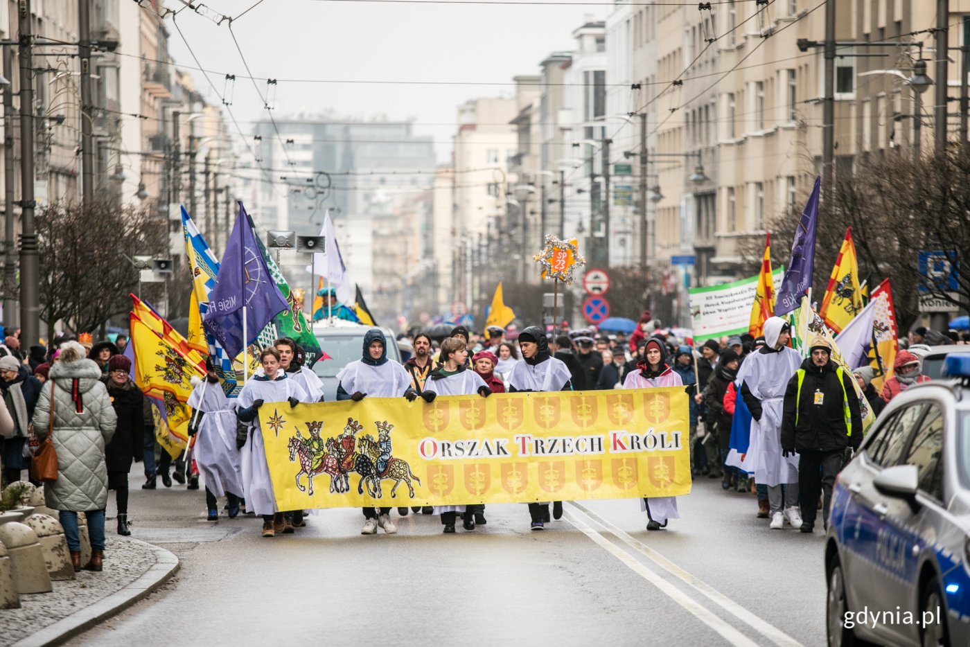 Orszak Trzech Króli na ul. Świętojańskiej. Zdjęcie archiwalne z 2020 roku // fot. Karol Stańczak