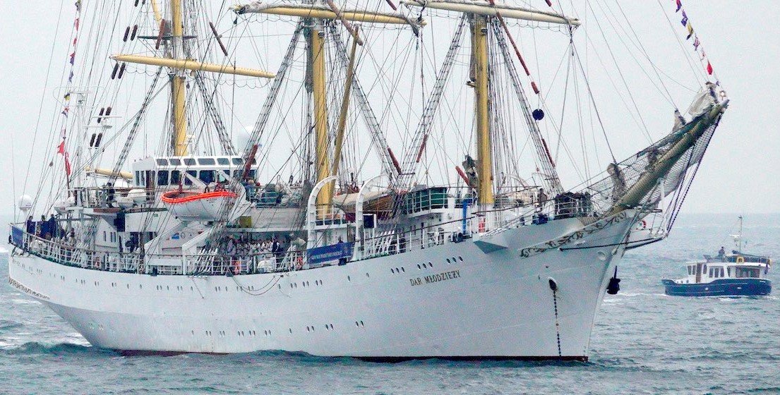 „Dar Młodzieży” w akcji podczas pierwszego etapu The Tall Ships Races 2023, po wypłynięciu z holenderskiego Den Helder, fot. mat. prasowe Sail Training International, sailtraininginternational.org