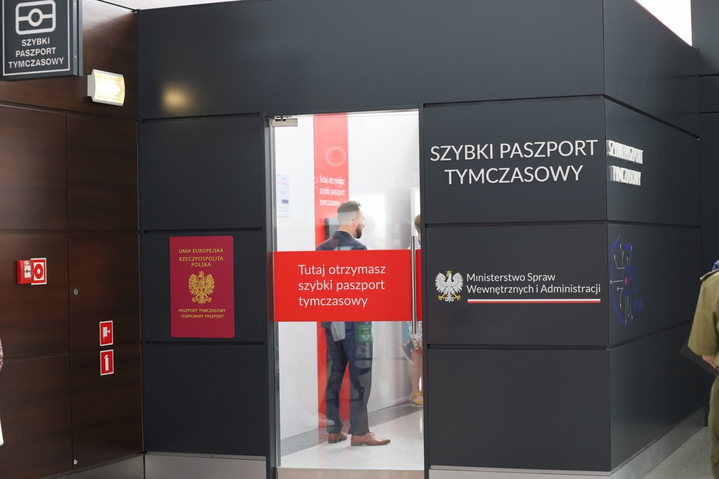 Punkt paszportowy na gdańskim lotnisku mieści się w hali odlotów terminala T2 (fot. mat. prasowe Port Lotniczy Gdańsk im. Lecha Wałęsy)