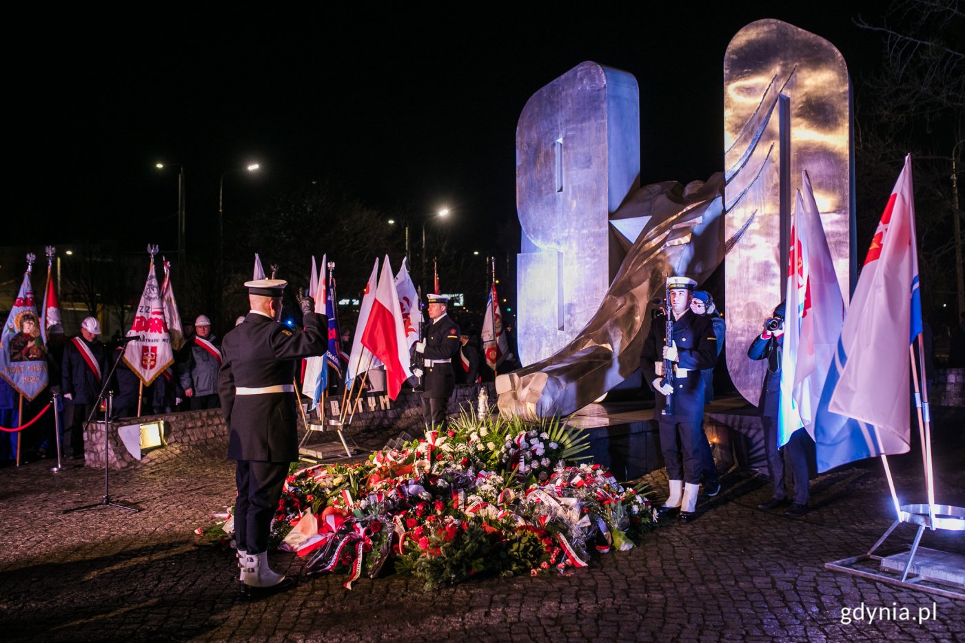 Uroczystości przy pomniku Ofiar Grudnia '70 // fot. Karol Stańczak