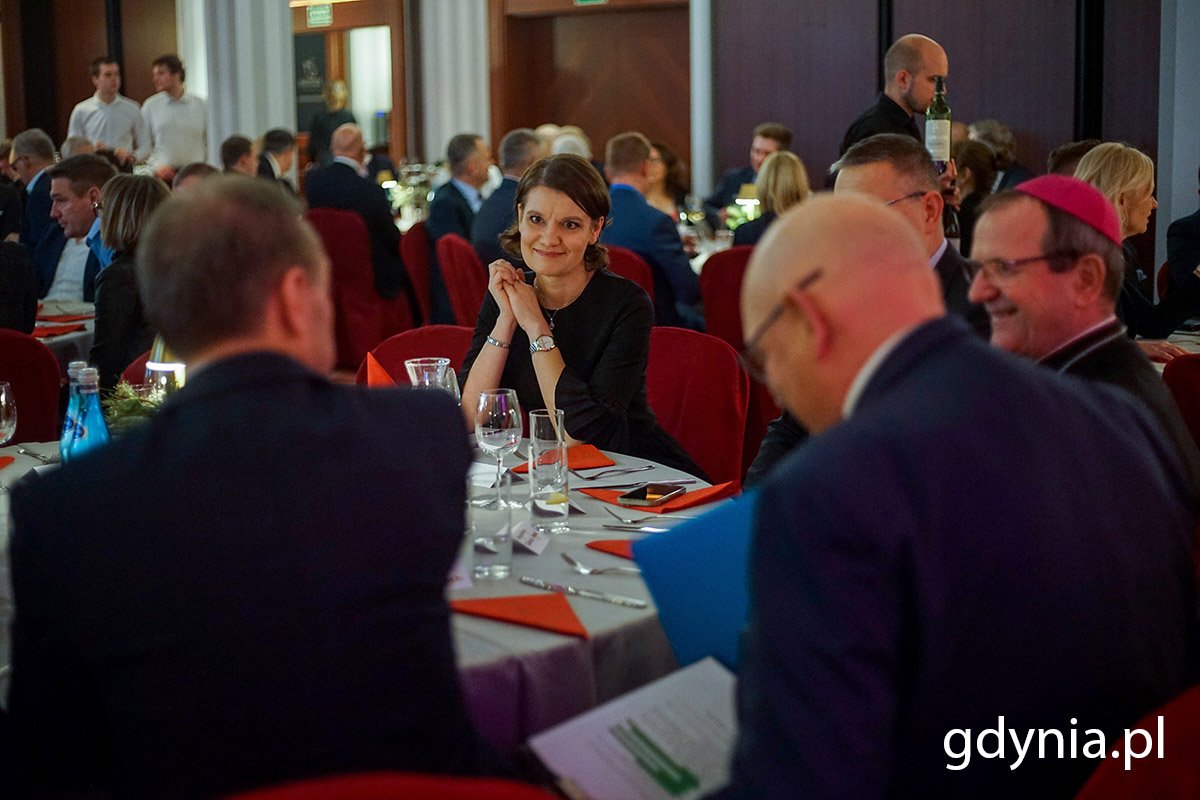 Na spotkaniu wigilijnym Loży Gdańskiej BCC w poniedziałek, 18 grudnia w Sopocie na zaproszenie Kanclerza Loży, Macieja Dobrzynieckiego, gdyński samorząd reprezentowała Katarzyna Gruszecka-Spychała, wiceprezydentka Gdyni ds. gospodarki. Fot. Mirosław Pieślak