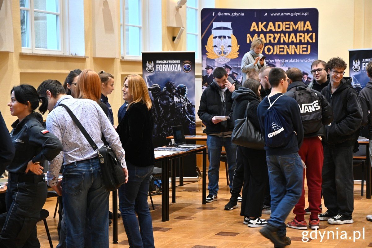 W Gdyni cyklicznie odbywają się targi pracy     (fot. M. Śliżewska)
