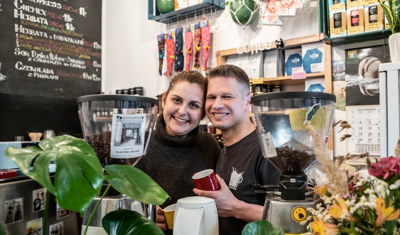 Barbara Szparagowska i Leszek Jędrasik, właściciele kawiarni „Black & White Coffee” // fot. materiały Gdyńskiego Centrum Wspierania Przedsiębiorczości