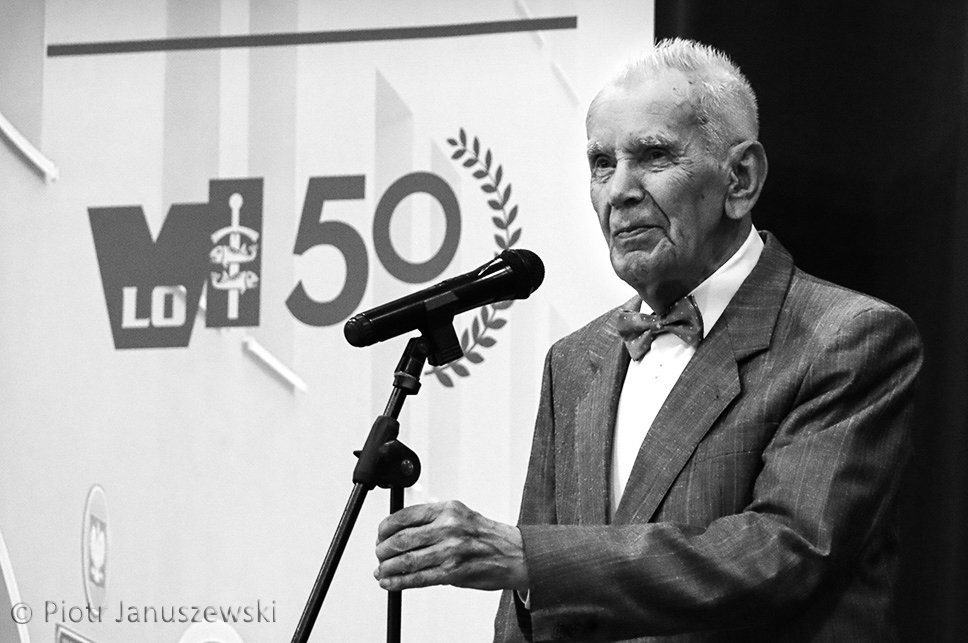 Na zdjęciu Józef Zając podczas jubileuszu 50-lecia istnienia VI LO w Gdyni, fot. Piotr Januszewski