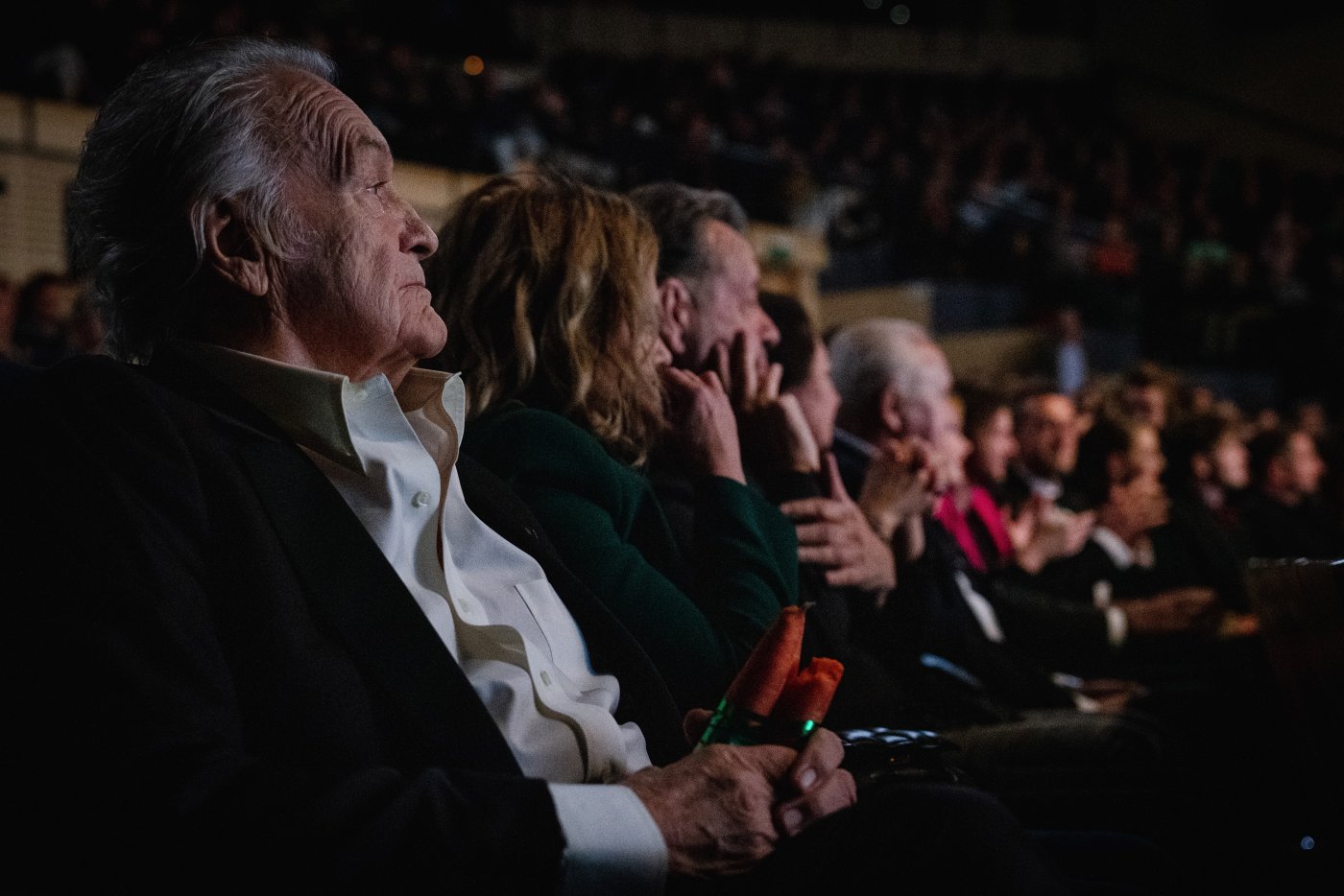 Jerzy Skolimowski w czwartek przyglądał się w Gdyni pokazowi swojego filmu „Io” - jednej z najciekawszy propozycji Konkursu Głównego 47. FPFF, która wcześniej zdobyła uznanie jurorów w Cannes, fot. Anna Rezulak / mat. prasowe FPFF