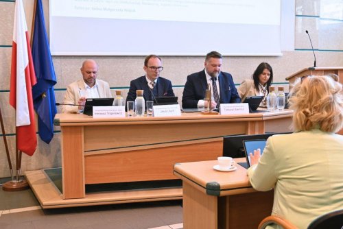 Na zdjęciu (od lewej): wiceprzewodniczący Rady Miasta Ireneusz Trojanowicz, wiceprzewodniczący Rady Miasta Jakub Ubych, przewodniczący Rady Miasta Tadeusz Szemiot, wiceprzewodnicząca Rady Miasta Mariola Śrubarczyk-Cichowska (fot. Magdalena Starnawska)