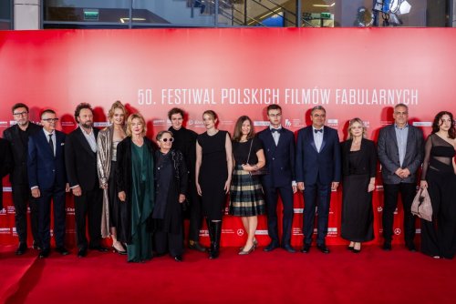 Ceremonia czerwonego dywanu poprzedzająca tegoroczną galę 50. Festiwalu Polskich Filmów Fabularnych w Gdyni (fot. Karol Stańczak, zdjęcie archiwalne)