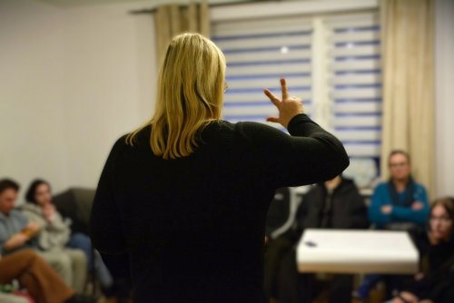 Gdynia od lat wspiera wchodzącą w dorosłość młodzież z pieczy zastępczej . Zdjęcie z jednego ze spotkań Gdyńskiego Klubu Mentoringu (fot. MOPS w Gdyni) 