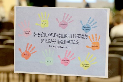 20 listopada: Międzynarodowy Dzień Praw Dziecka w I Akademickim Liceum Ogólnokształcącym w Gdyni (fot. Katarzyna Balcerzak)