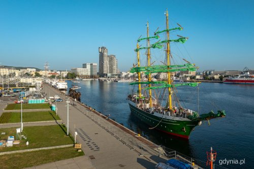 Alexander von Humboldt II w gdyńskim porcie (fot. Kamil Złoch)