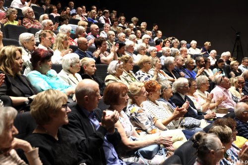 Widzowie podczas premiery filmu „Historia dzielnic Gdyni w opowieściach jej mieszkańców na tle 100 lat miasta” (fot. Magda Śliżewska)