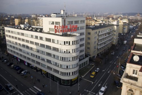 Modernistyczny budynek PLO przy ul. 10 Lutego (fot. Przemysław Kozłowski)