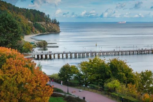 W Gdyni już złoto i czerwono (fot. Hlades Photography z facebookowej grupy Gdynia w obiektywie)