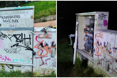 Uszkodzona w wyniku włamań szafka elektryczna w Parku Centralnym została ze względów bezpieczeństwa odłączona od zasilania (fot. ZDM)