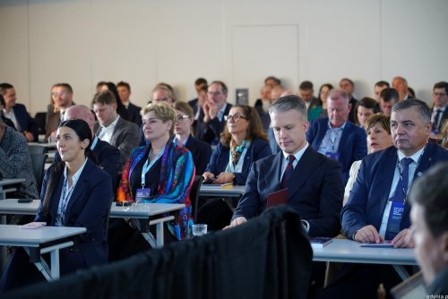 15. edycja Transport Week w Gdyni. Udział w niej biorą m.in. Arkadiusz Marchewka, minister infrastruktury i  prof. dr hab. inż. kpt. ż.w. Adam Weintrit, rektor Uniwersytetu Morskiego w Gdyni (fot. Magda Śliżewska)